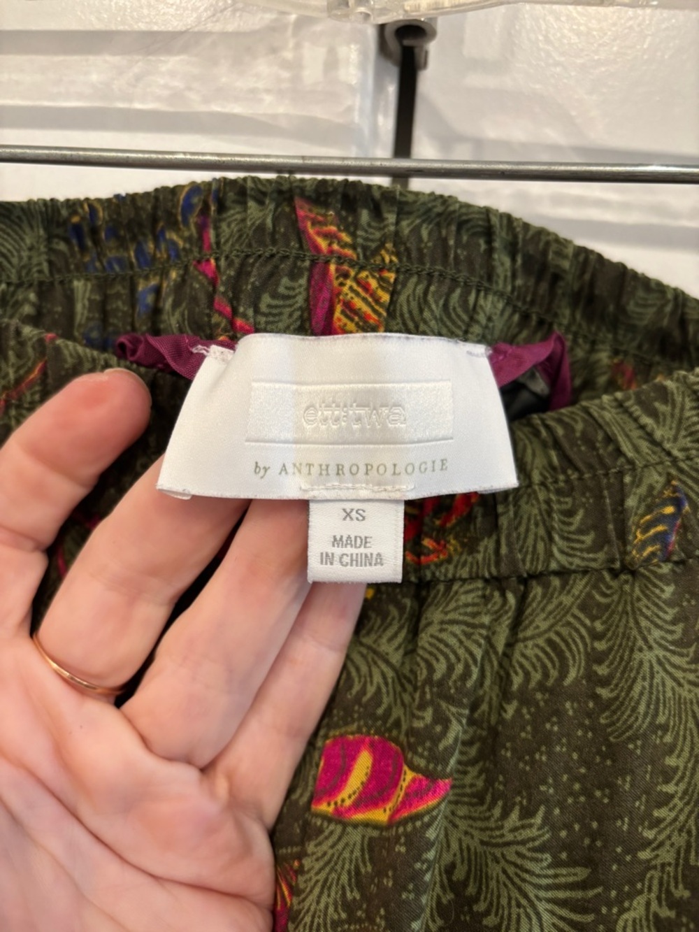 Anthropologie Olive Floral & Butterfly Relaxed Pants. Size XS - Picture 5 of 10